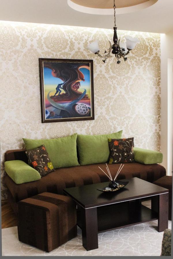 Hotel Villa Alexander Скопие Екстериор снимка