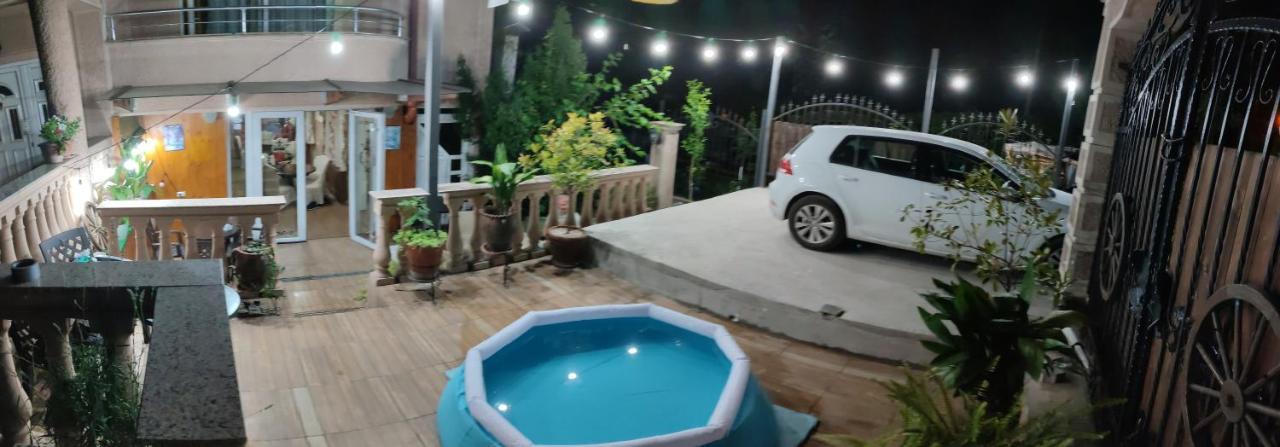 Hotel Villa Alexander Скопие Екстериор снимка
