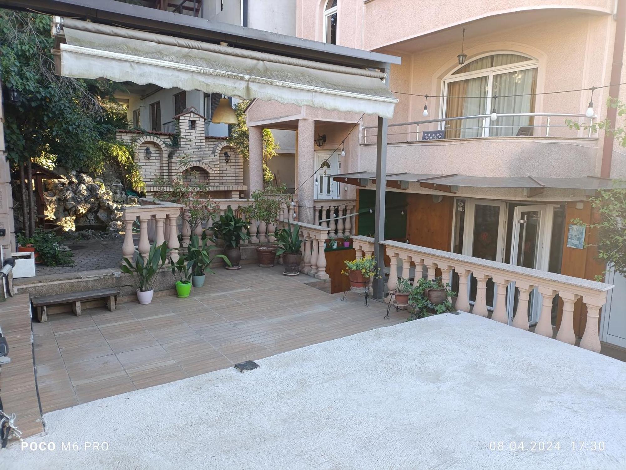 Hotel Villa Alexander Скопие Екстериор снимка
