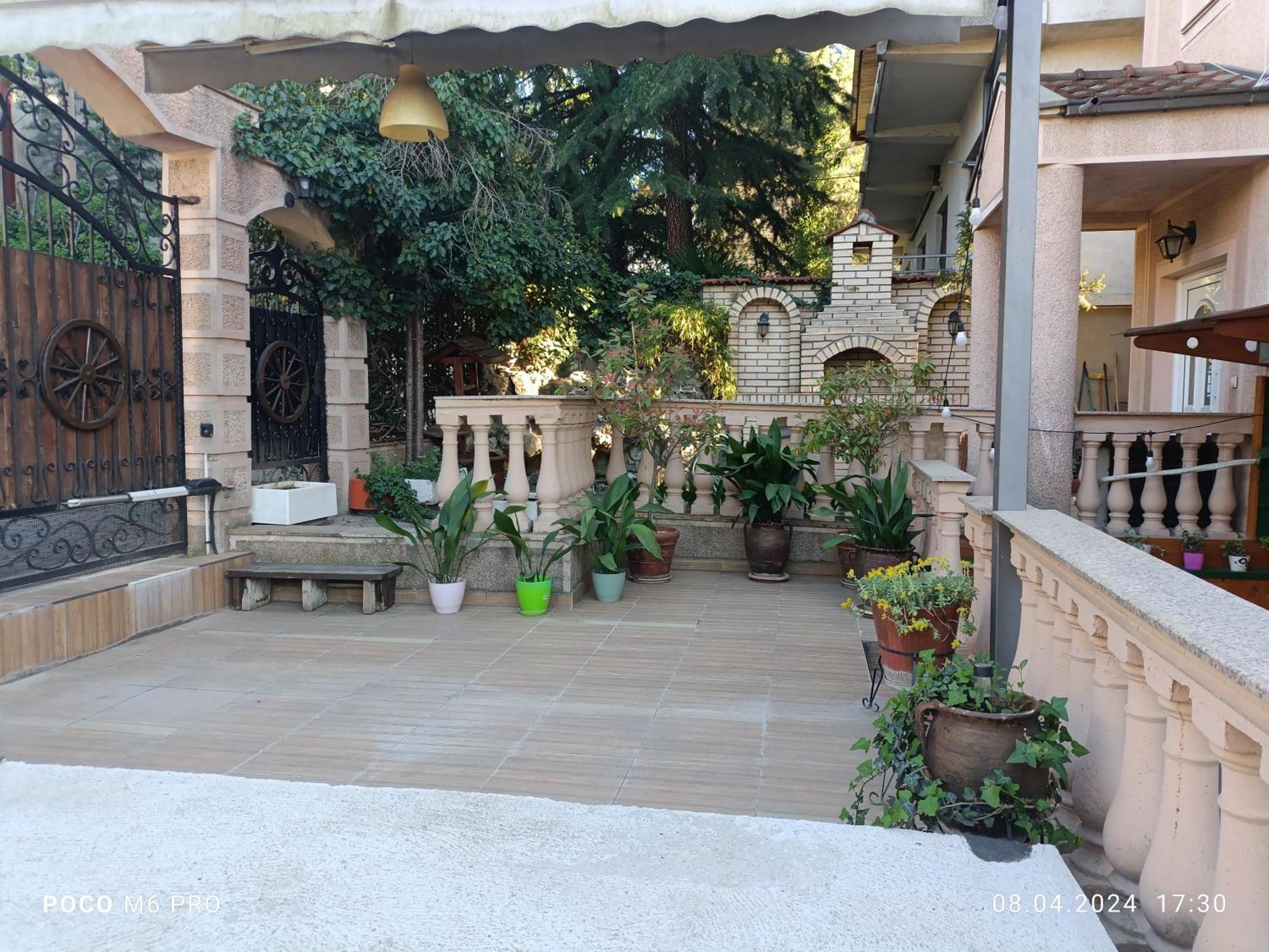 Hotel Villa Alexander Скопие Екстериор снимка